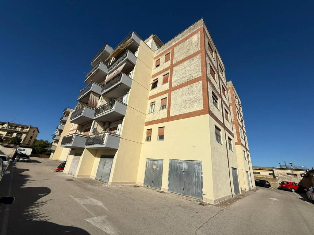 appartamento in vendita ad Aprilia in zona Riserva Nuova