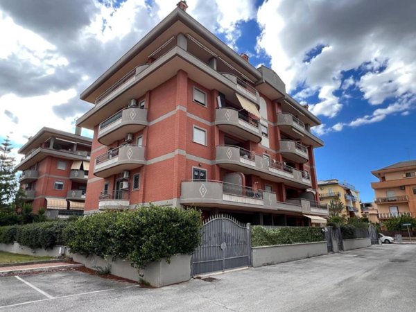 appartamento in vendita ad Aprilia