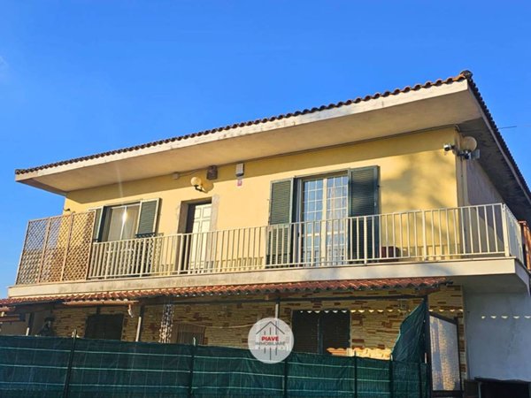 appartamento in vendita ad Aprilia in zona Campoverde