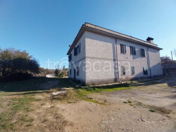 casa indipendente in vendita ad Aprilia in zona Cogna