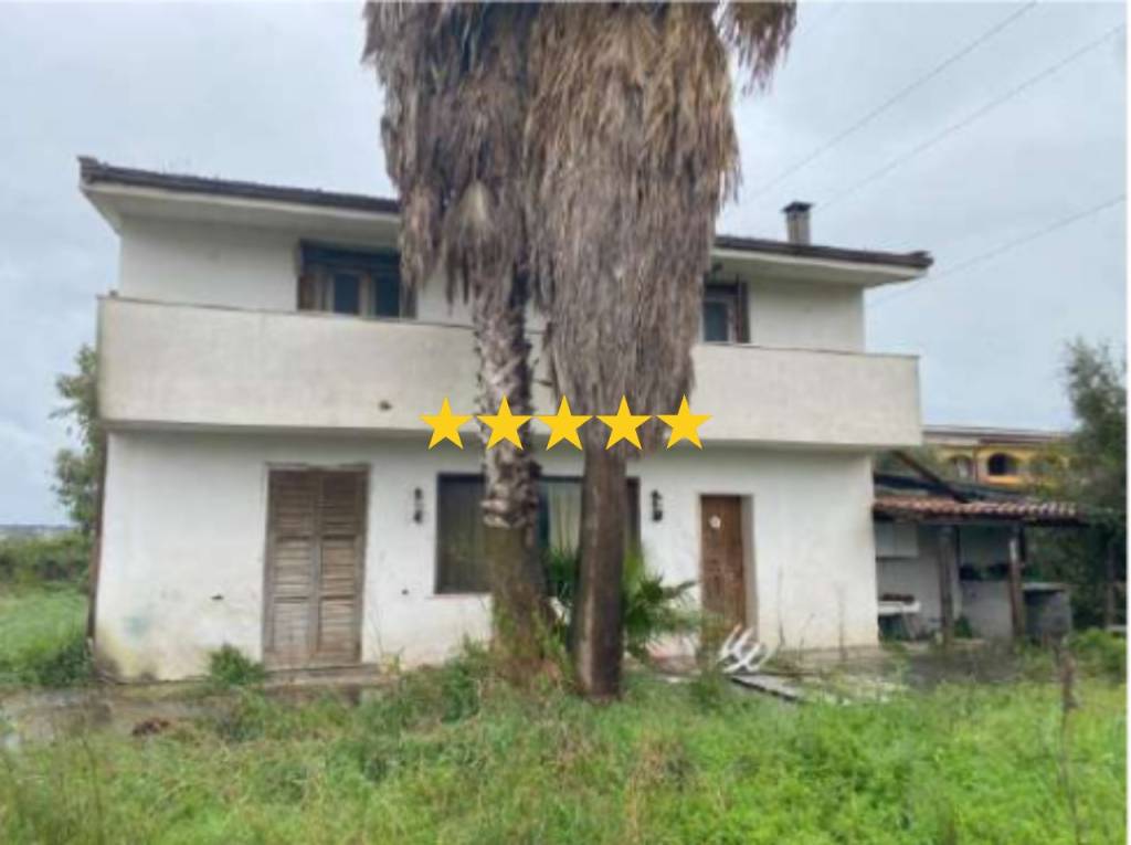 appartamento in vendita ad Aprilia in zona Campoverde