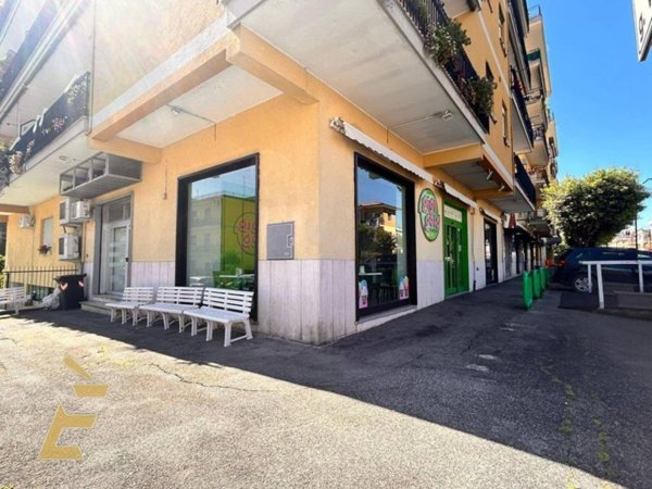 negozio in vendita ad Aprilia