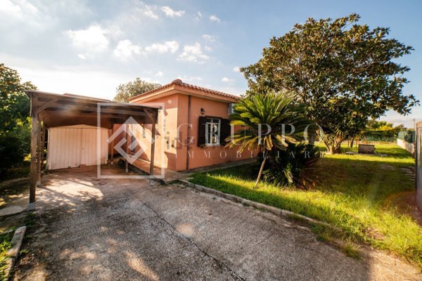 casa indipendente in vendita ad Aprilia in zona Pontoni