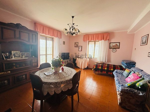 appartamento in vendita ad Aprilia in zona Campo di Carne