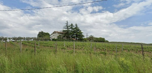 casale in vendita ad Aprilia