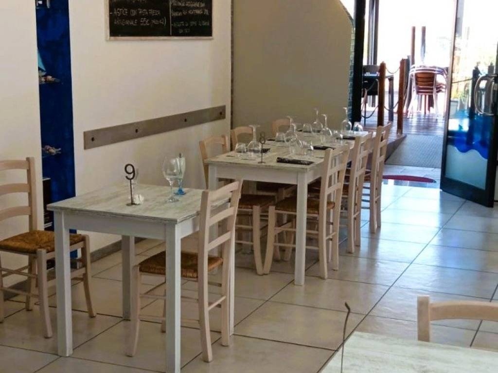 negozio in vendita ad Aprilia