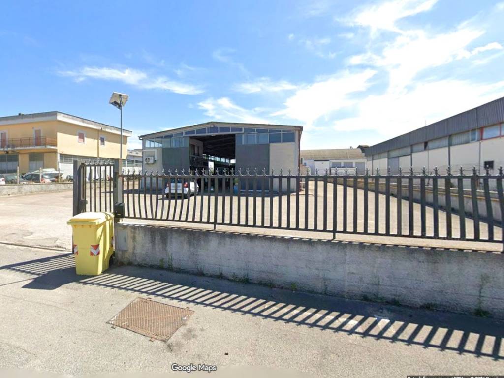 locale commerciale in vendita ad Aprilia