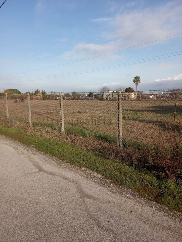 terreno edificabile in vendita ad Aprilia in zona Campoverde