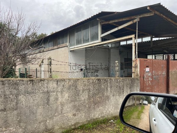 capannone in vendita ad Aprilia