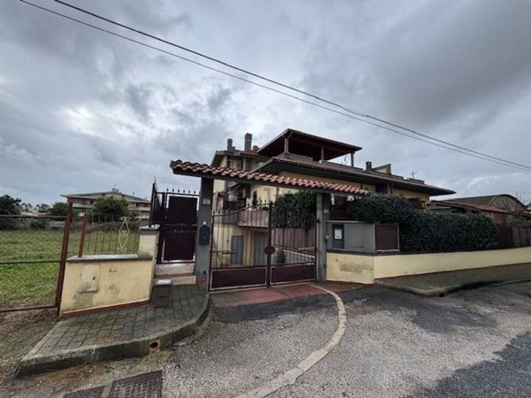 appartamento in vendita ad Aprilia