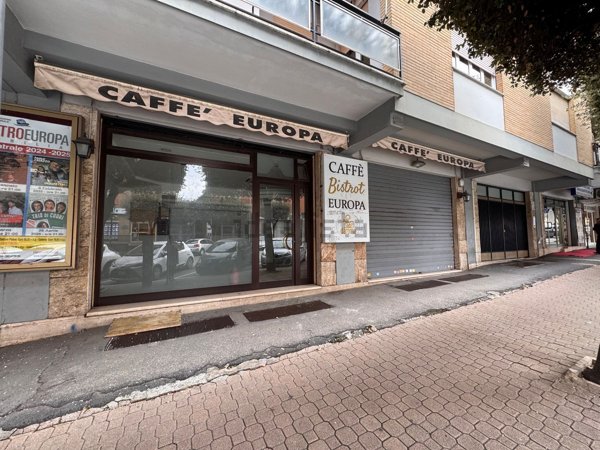 locale commerciale in vendita ad Aprilia