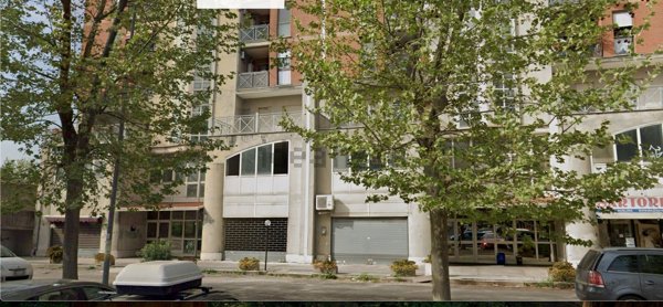 negozio in vendita ad Aprilia