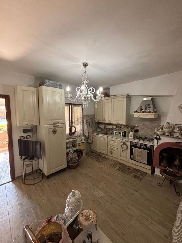 appartamento in vendita ad Aprilia in zona Cogna