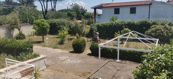 casa indipendente in vendita ad Aprilia in zona Pantanelle