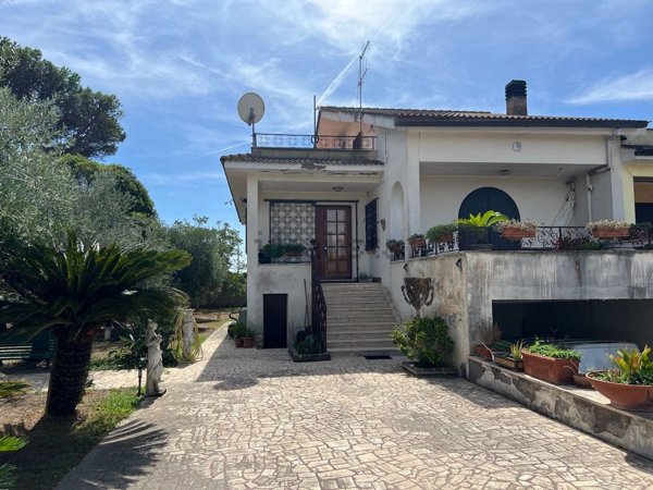 casa indipendente in vendita ad Aprilia