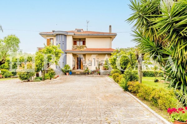 casa indipendente in vendita ad Aprilia
