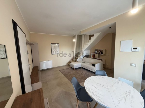 casa indipendente in vendita ad Aprilia in zona Campoleone