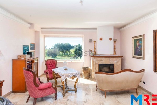 casa indipendente in vendita ad Aprilia in zona Campo di Carne