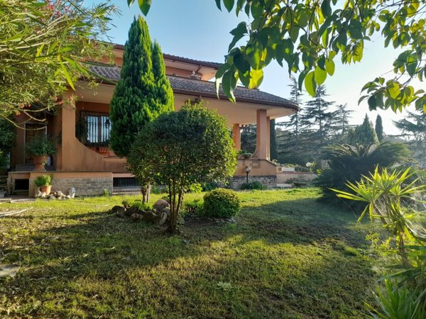 casa indipendente in vendita ad Aprilia