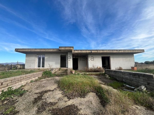 casa indipendente in vendita ad Aprilia