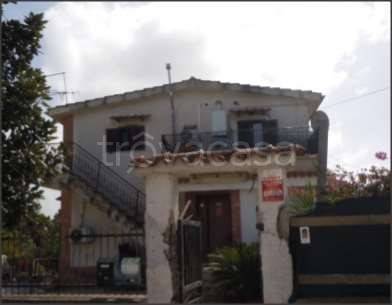 appartamento in vendita ad Aprilia in zona Fossignano