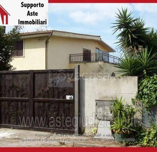 appartamento in vendita ad Aprilia in zona Fossignano