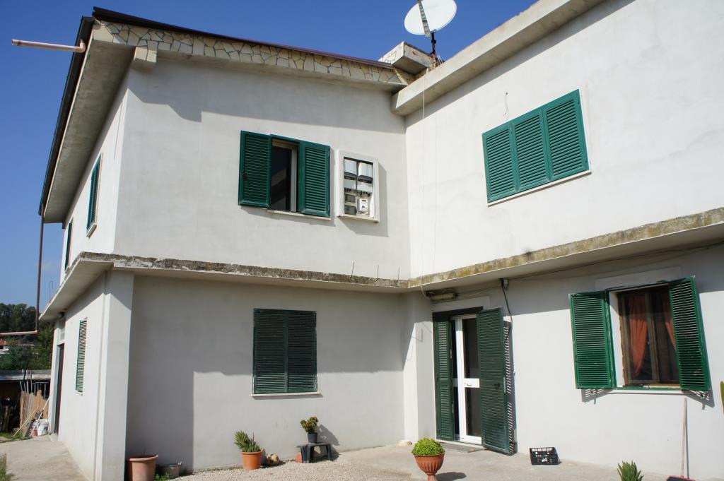 casa indipendente in vendita ad Aprilia