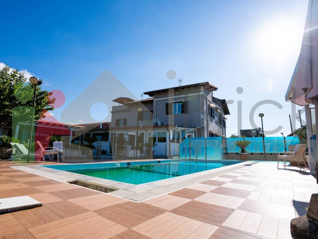 casa indipendente in vendita ad Aprilia in zona Camilleri-Vallelata