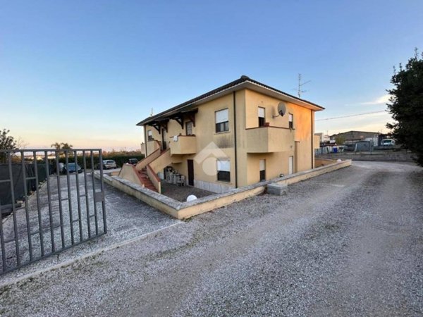 appartamento in vendita ad Aprilia in zona Riserva Nuova