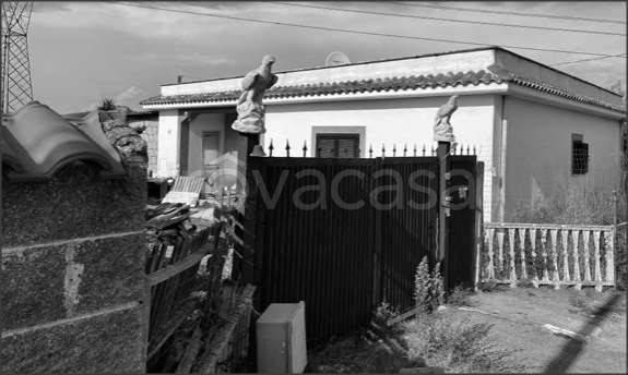 casa indipendente in vendita ad Aprilia in zona Campoverde