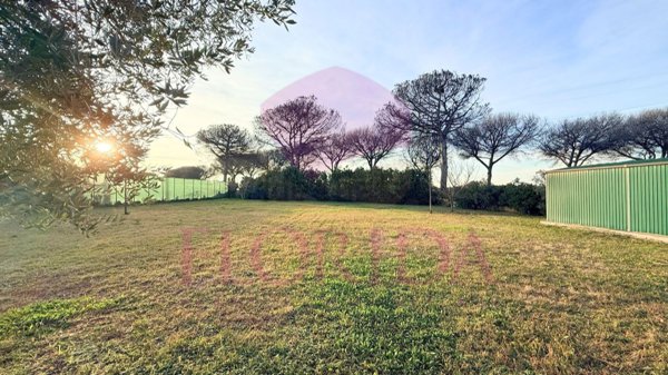 terreno edificabile in vendita ad Aprilia