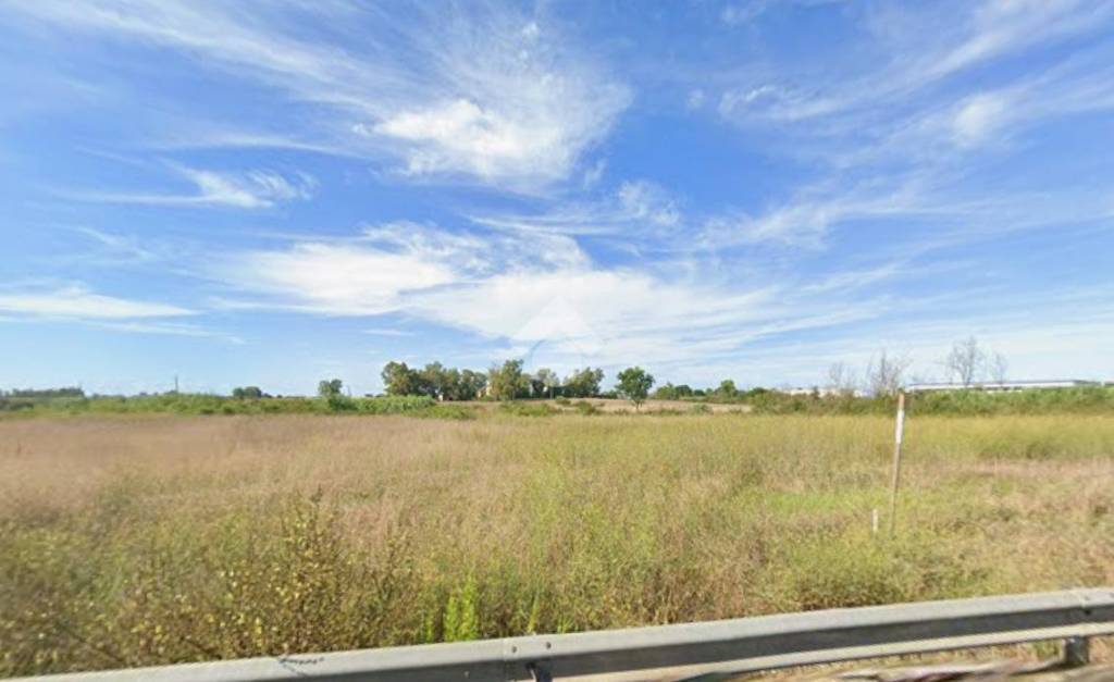 negozio in vendita ad Aprilia in zona Campo di Carne