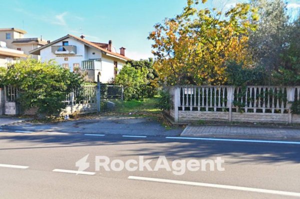 casa indipendente in vendita ad Aprilia in zona Genio Civile