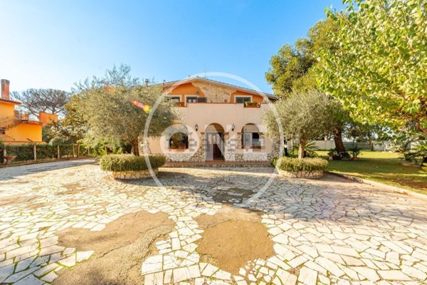 casa indipendente in vendita ad Aprilia