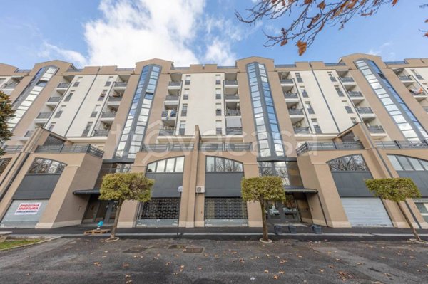 negozio in vendita ad Aprilia