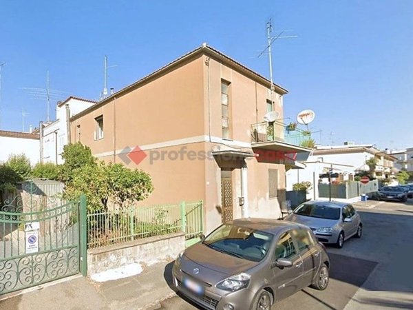 casa semindipendente in vendita ad Aprilia