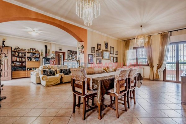 casa indipendente in vendita ad Aprilia