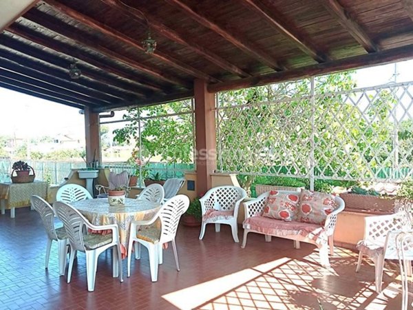 casa indipendente in vendita ad Aprilia in zona Campo di Carne