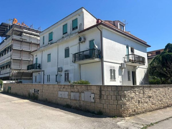 appartamento in vendita ad Aprilia in zona Fossignano