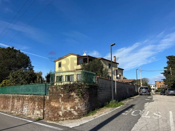 appartamento in vendita ad Aprilia in zona Fossignano