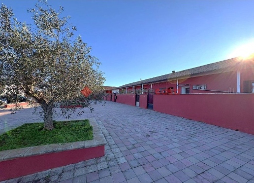 casa indipendente in vendita ad Aprilia in zona Casalazzara