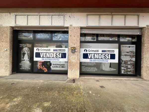 negozio in vendita ad Aprilia