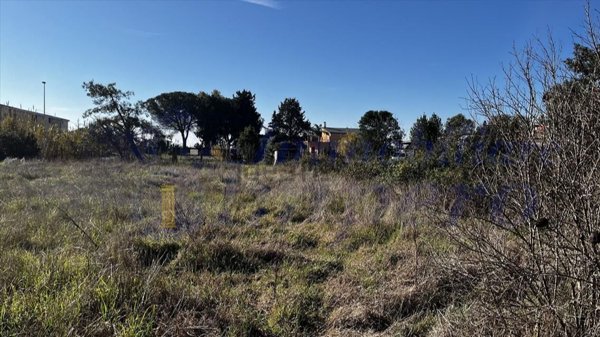 terreno edificabile in vendita ad Aprilia in zona Fossignano