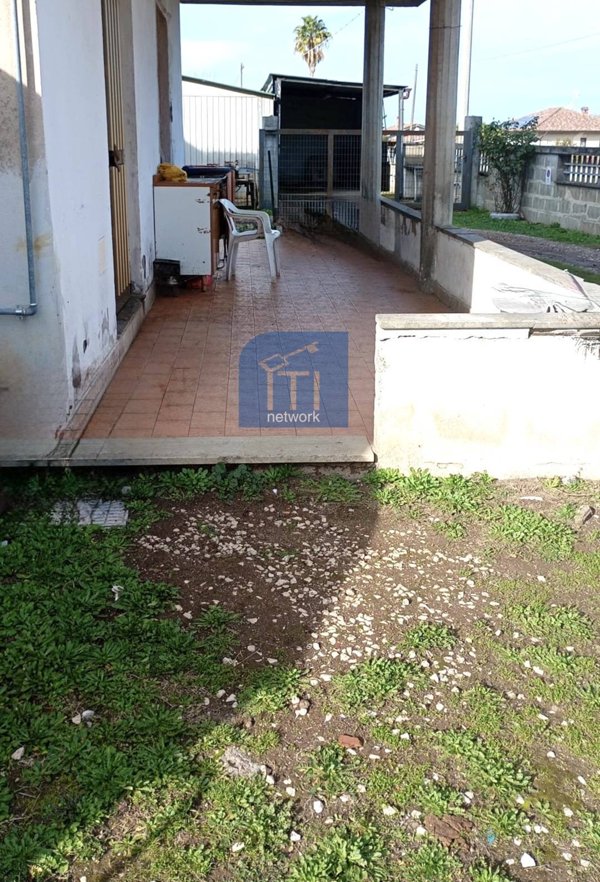 casa indipendente in vendita ad Aprilia in zona Campoverde