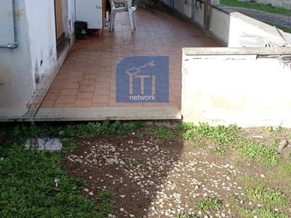 casa indipendente in vendita ad Aprilia in zona Campoverde