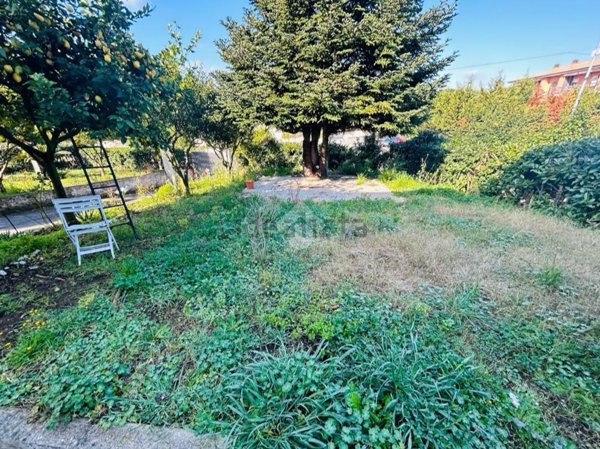 appartamento in vendita ad Aprilia in zona Campoleone