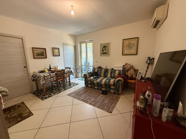 appartamento in vendita ad Aprilia in zona Campo di Carne