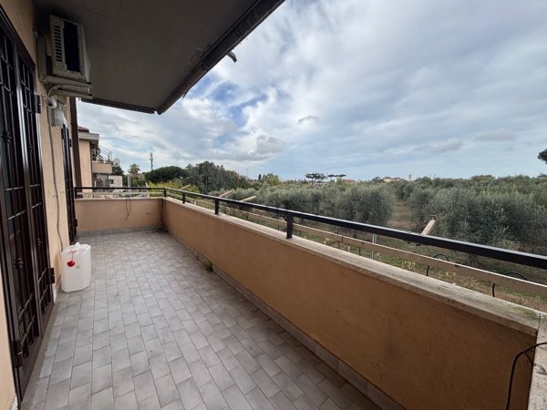 appartamento in vendita ad Aprilia in zona Campoleone