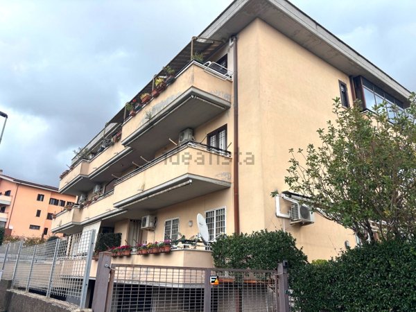 appartamento in vendita ad Aprilia in zona Campoleone