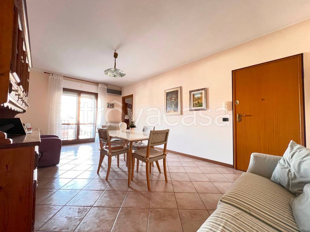 appartamento in vendita ad Aprilia